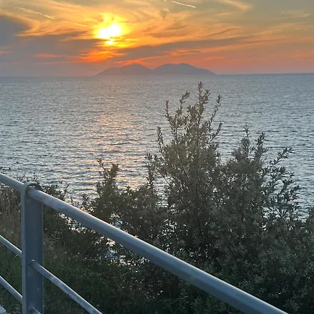 Sea View Apartment! شقة