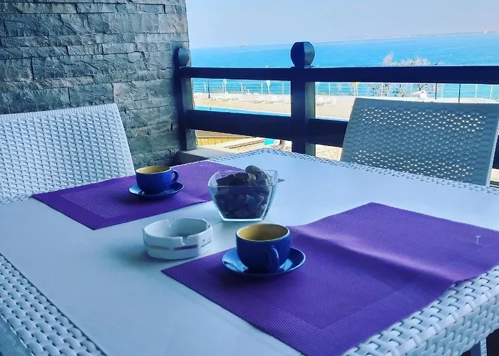 شقة Sea View Apartment! فلورا