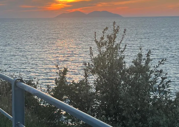 Sea View Apartment! شقة